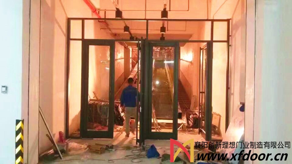 十堰好鄰居萬(wàn)達(dá)分店防火卷簾、型材門(mén)